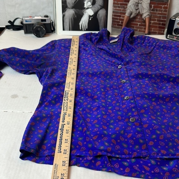 Vintage Liz Claiborne button down 100% silk blouse - Picture 9 of 11